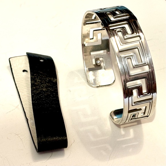 ‼️Final Price⤵️ Brighton Christo Slim Cuff Silver bracelet White to Black strap - Picture 1 of 6